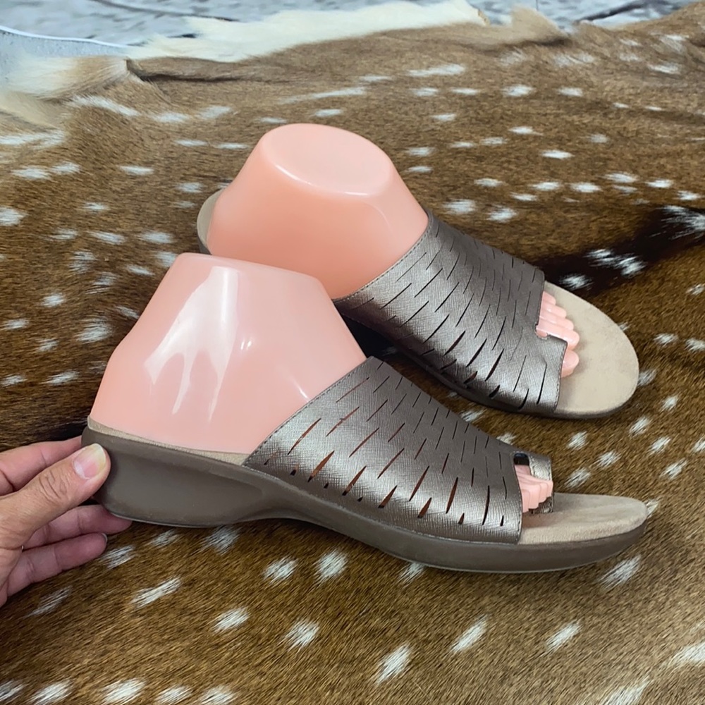 Cloud walkers Tanya Sandals Women Size 10 W